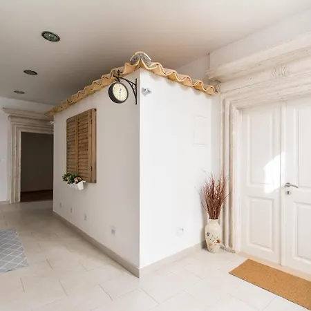 Eden Old Town - Triple With Private Bathroom * Дубровник