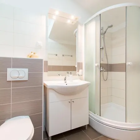 Eden Old Town - Triple With Private Bathroom